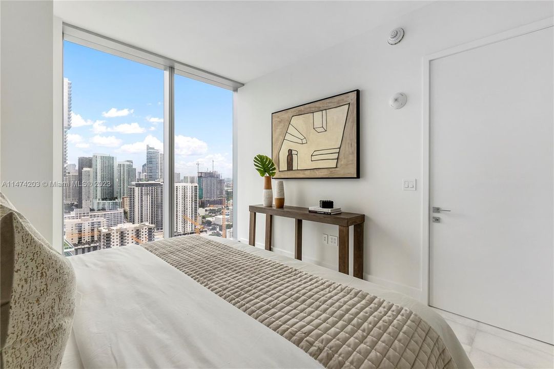 Recently Rented: $7,000 (2 beds, 2 baths, 1080 Square Feet)