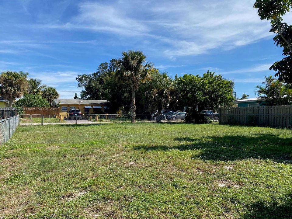 Vendido Recientemente: $139,900 (0.14 acres)