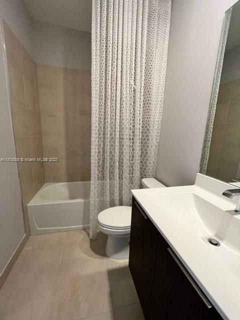 Recently Rented: $4,500 (3 beds, 3 baths, 1894 Square Feet)