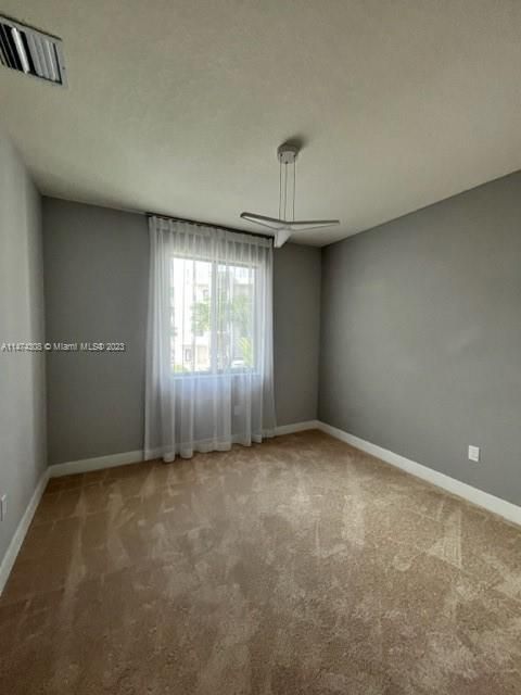 Recently Rented: $4,500 (3 beds, 3 baths, 1894 Square Feet)