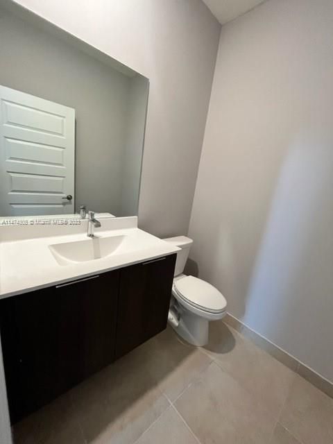 Recently Rented: $4,500 (3 beds, 3 baths, 1894 Square Feet)