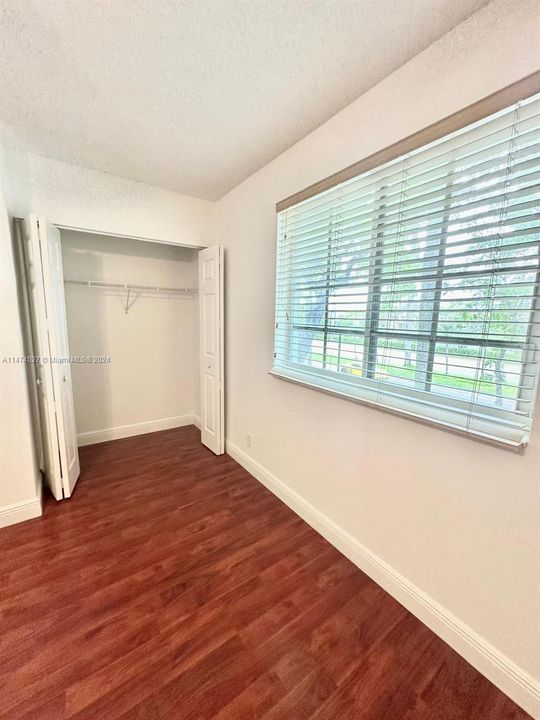 Active With Contract: $2,900 (2 beds, 2 baths, 1294 Square Feet)