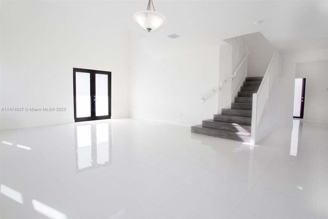 Recently Sold: $1,049,000 (5 beds, 4 baths, 3487 Square Feet)