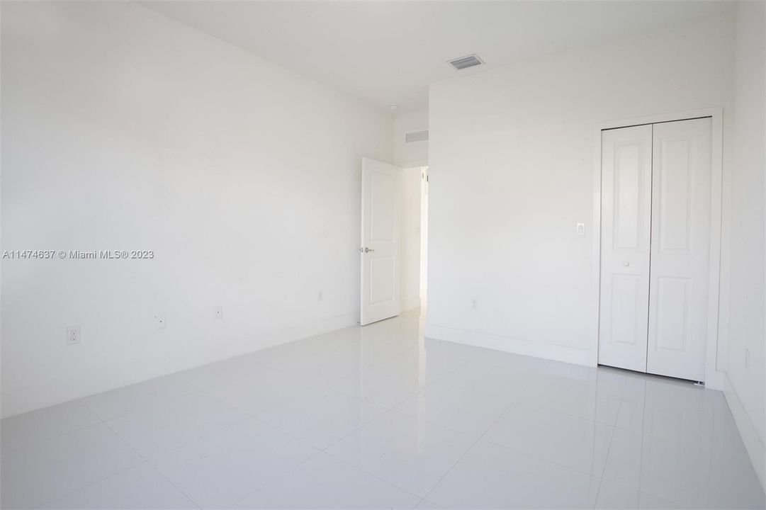 Recently Sold: $1,049,000 (5 beds, 4 baths, 3487 Square Feet)