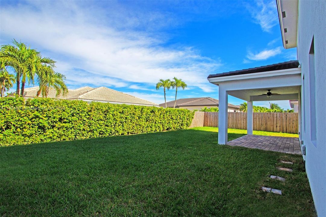 Recently Sold: $1,049,000 (5 beds, 4 baths, 3487 Square Feet)