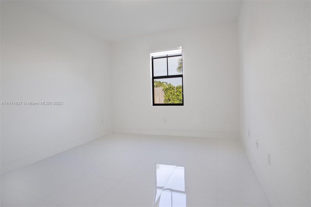 Recently Sold: $1,049,000 (5 beds, 4 baths, 3487 Square Feet)