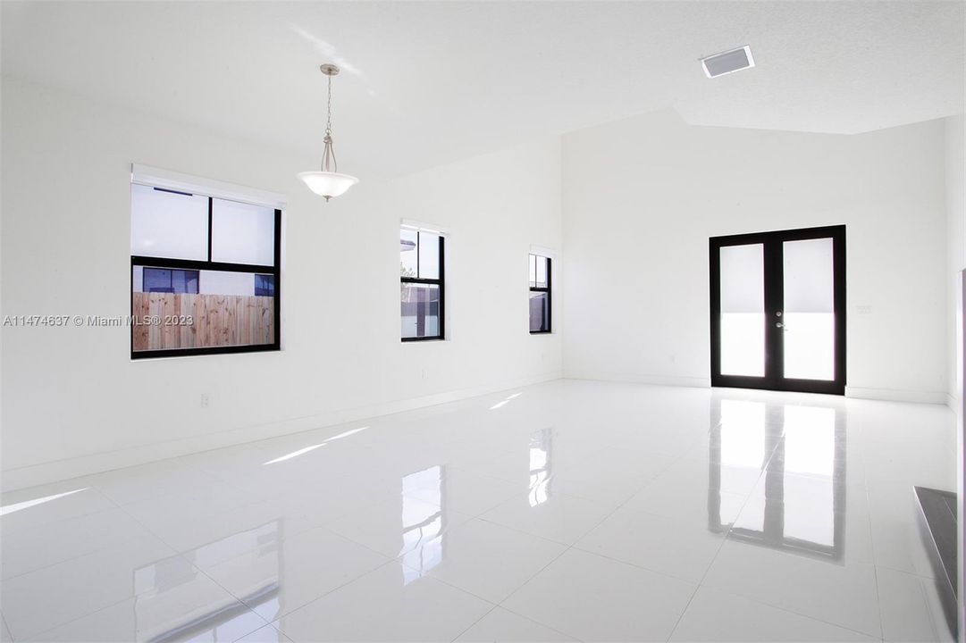 Recently Sold: $1,049,000 (5 beds, 4 baths, 3487 Square Feet)