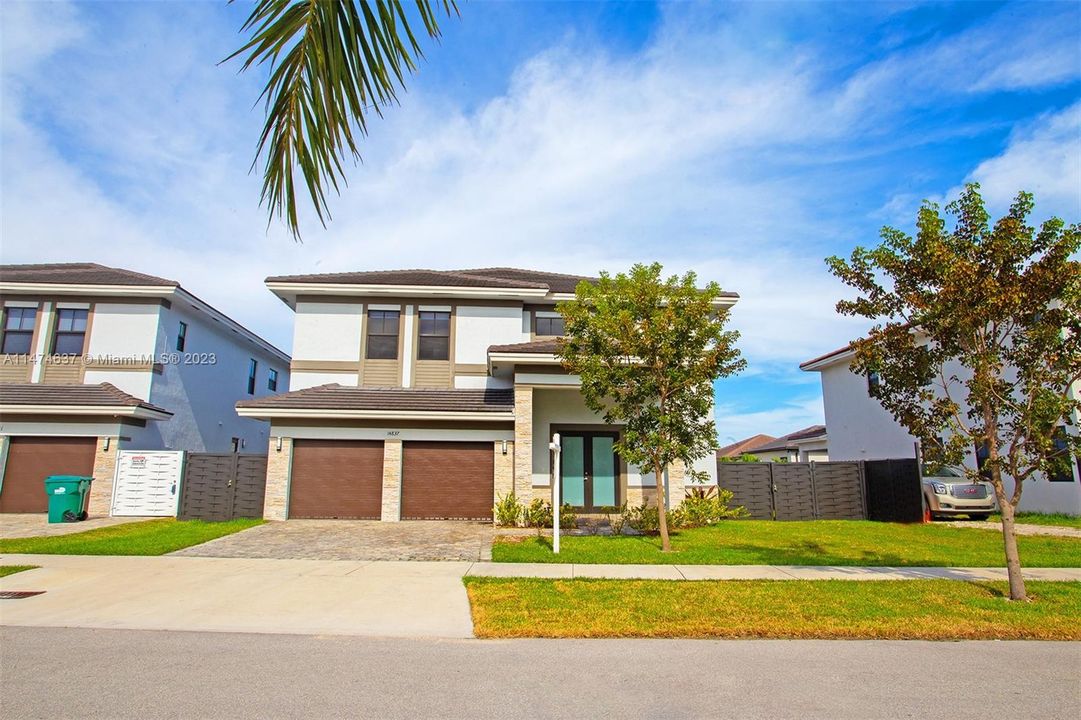 Recently Sold: $1,049,000 (5 beds, 4 baths, 3487 Square Feet)