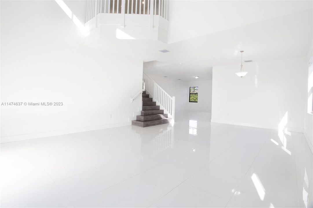 Recently Sold: $1,049,000 (5 beds, 4 baths, 3487 Square Feet)