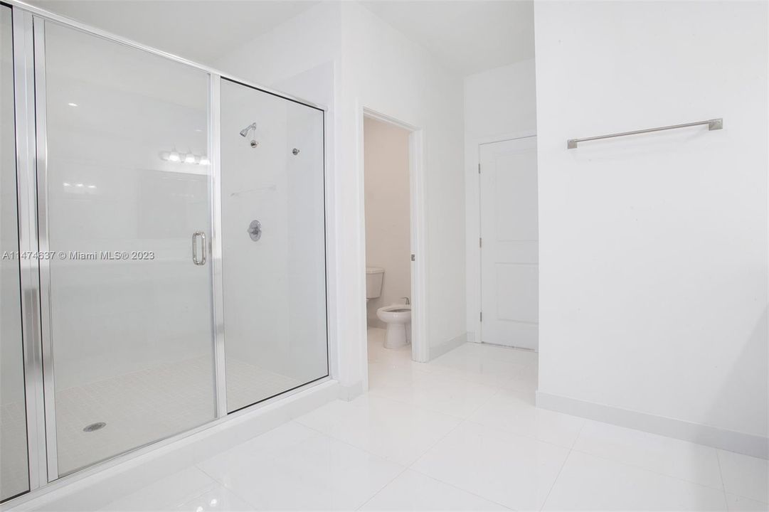 Recently Sold: $1,049,000 (5 beds, 4 baths, 3487 Square Feet)