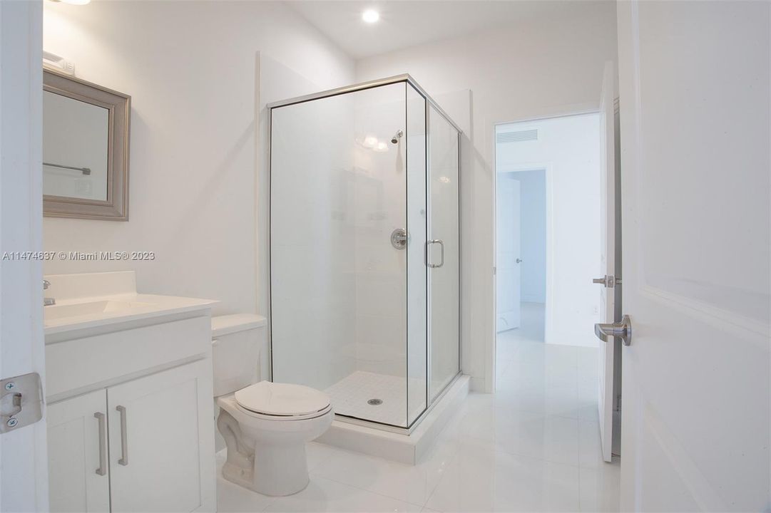 Recently Sold: $1,049,000 (5 beds, 4 baths, 3487 Square Feet)