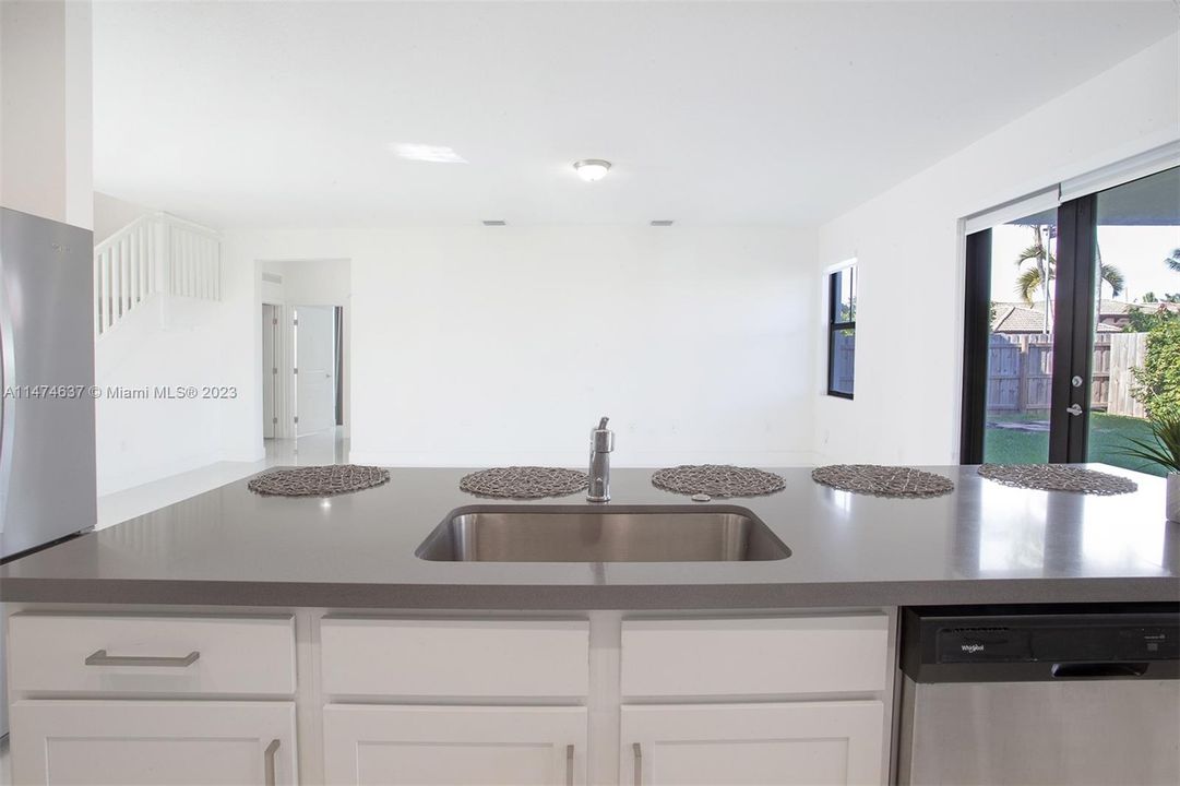 Recently Sold: $1,049,000 (5 beds, 4 baths, 3487 Square Feet)