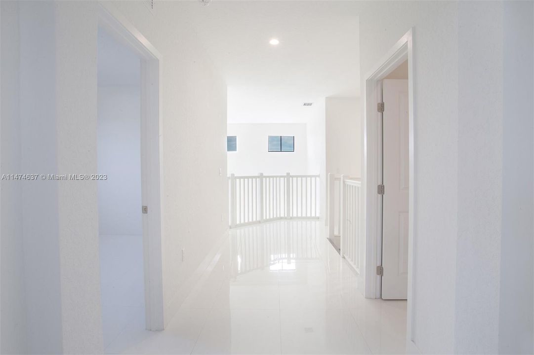 Recently Sold: $1,049,000 (5 beds, 4 baths, 3487 Square Feet)