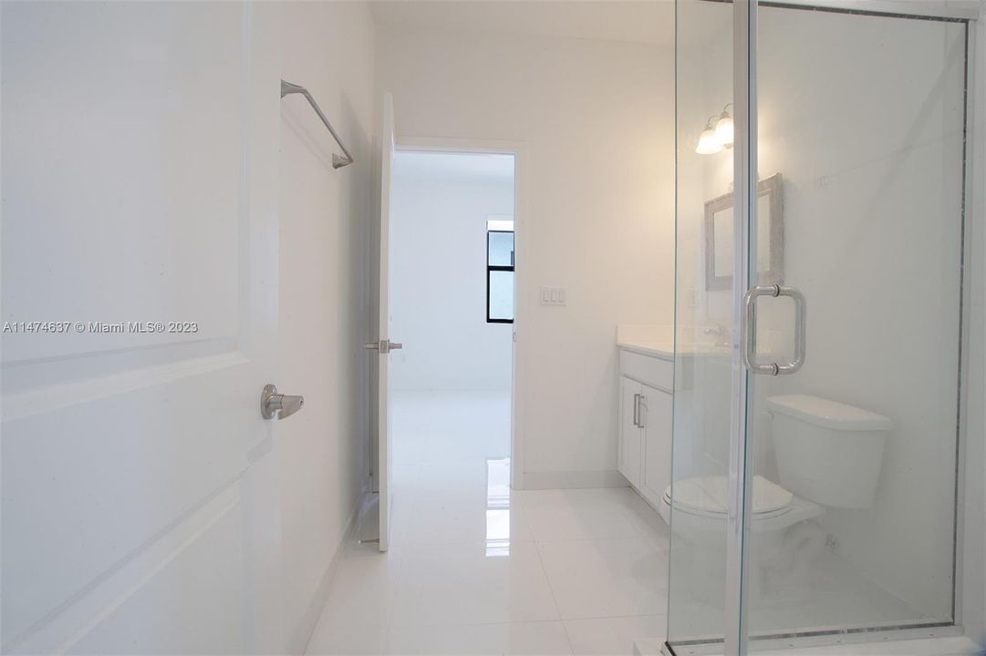 Recently Sold: $1,049,000 (5 beds, 4 baths, 3487 Square Feet)