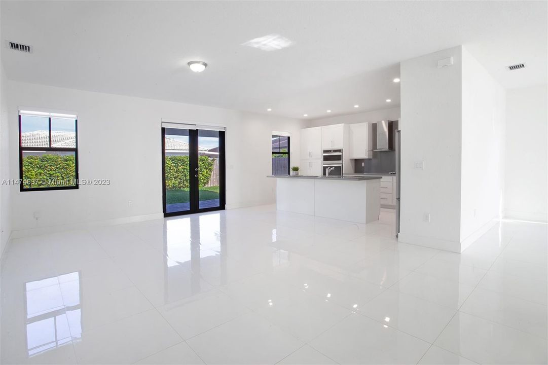 Recently Sold: $1,049,000 (5 beds, 4 baths, 3487 Square Feet)