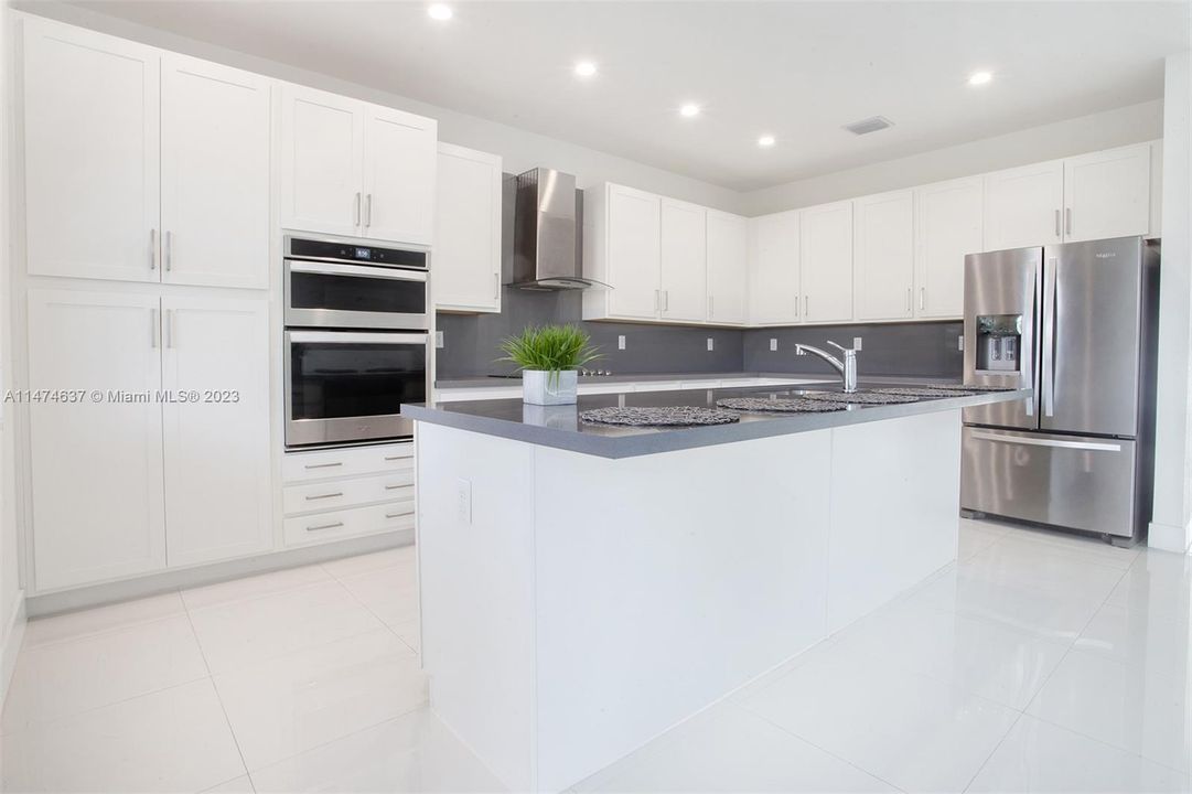 Recently Sold: $1,049,000 (5 beds, 4 baths, 3487 Square Feet)