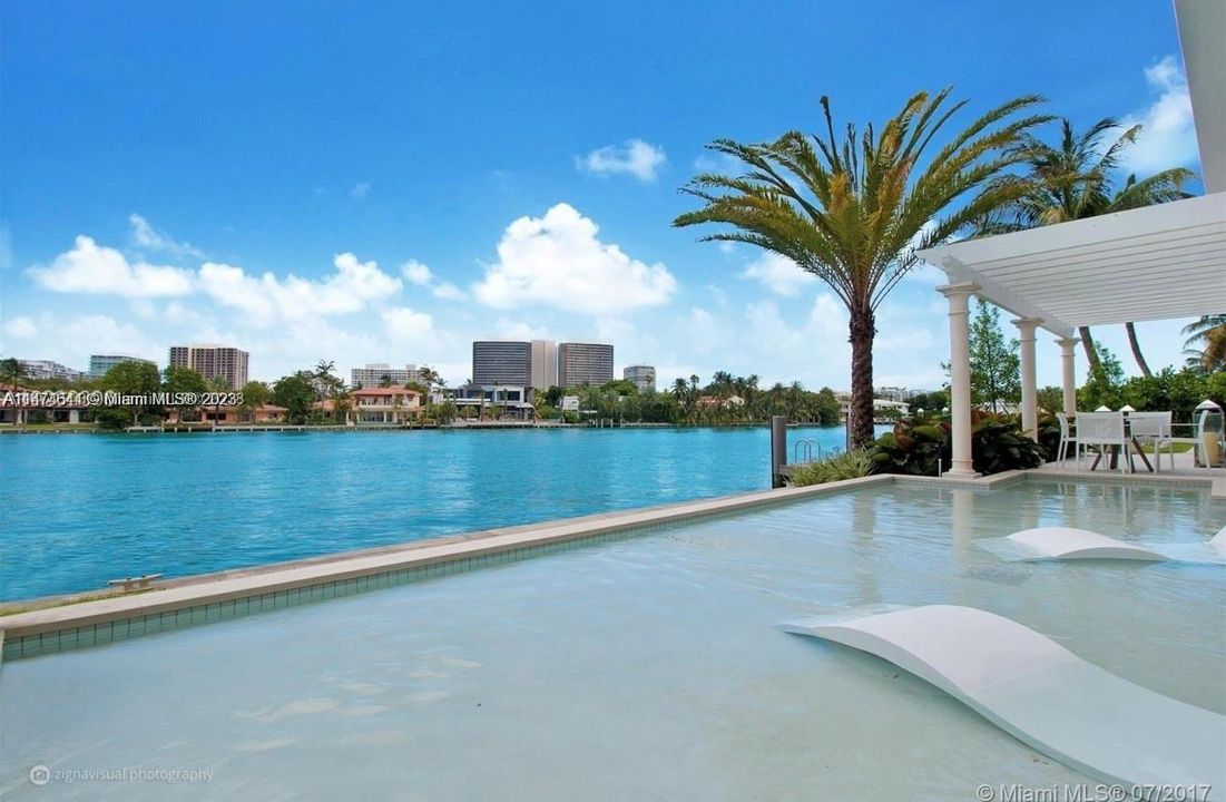 Lounge pool overlooking Bay