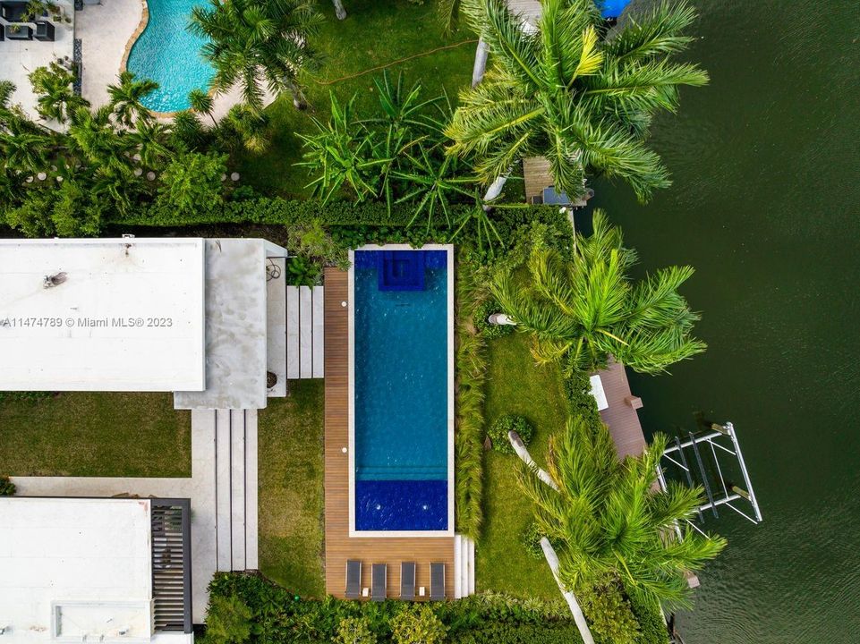 最近售出: $10,000,000 (6 贝兹, 6 浴室, 5198 平方英尺)