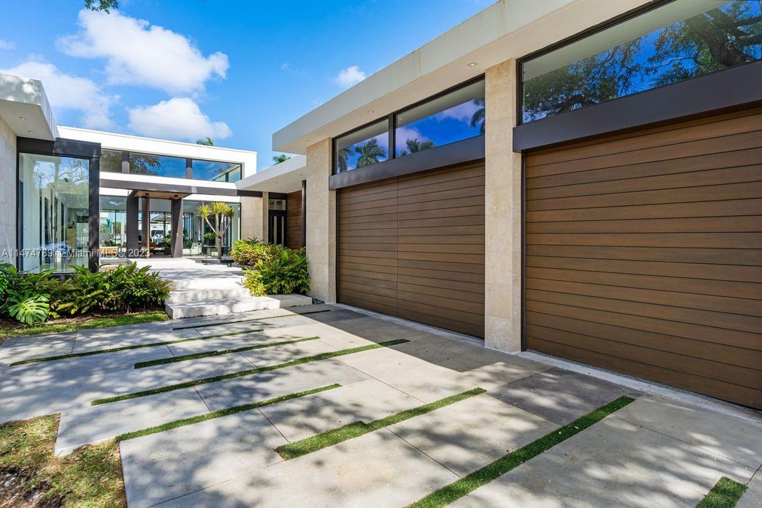 最近售出: $10,000,000 (6 贝兹, 6 浴室, 5198 平方英尺)