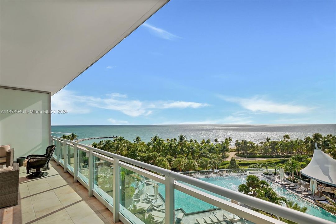 Recently Sold: $3,490,000 (2 beds, 3 baths, 2221 Square Feet)