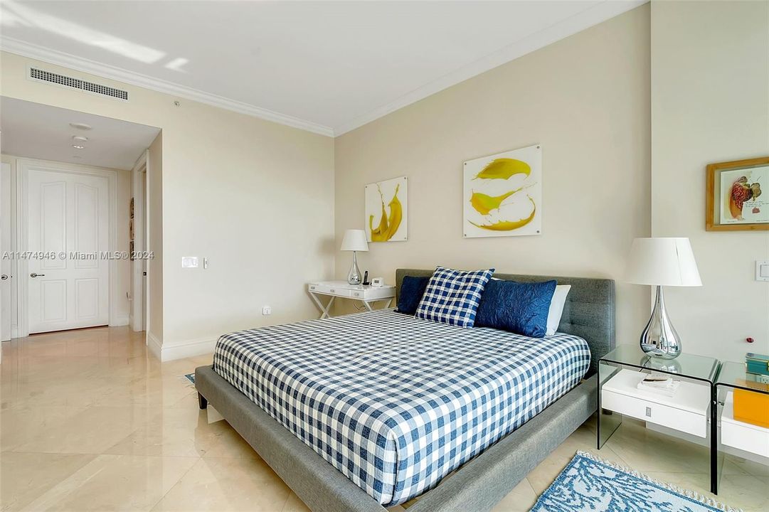 Recently Sold: $3,490,000 (2 beds, 3 baths, 2221 Square Feet)