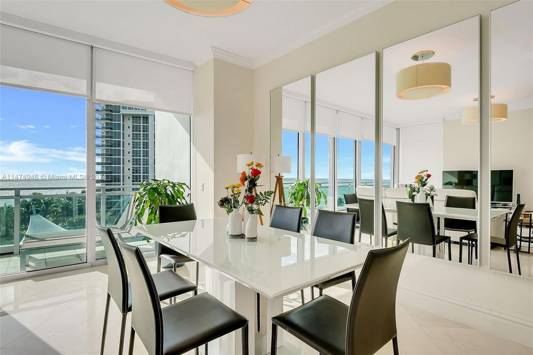 Recently Sold: $3,490,000 (2 beds, 3 baths, 2221 Square Feet)