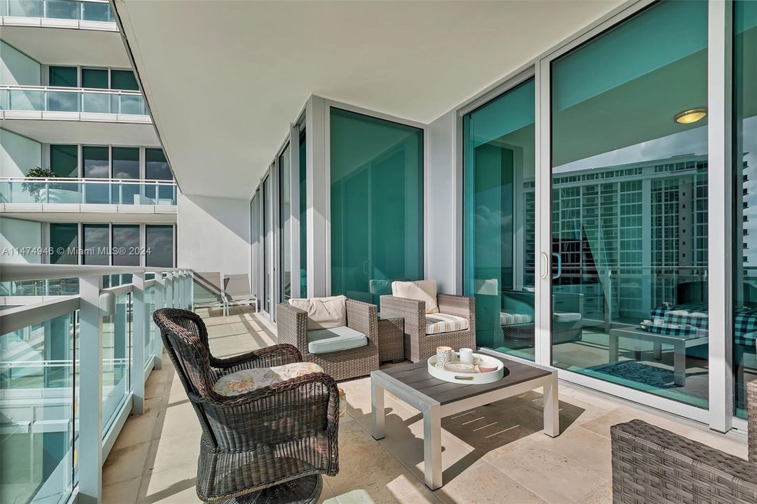 Recently Sold: $3,490,000 (2 beds, 3 baths, 2221 Square Feet)