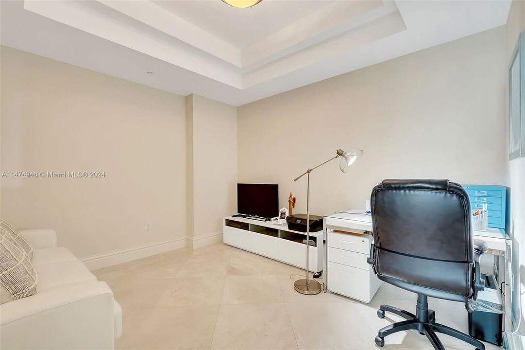 Recently Sold: $3,490,000 (2 beds, 3 baths, 2221 Square Feet)