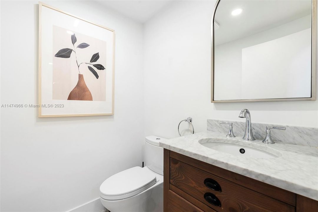 Recently Sold: $4,395,000 (5 beds, 5 baths, 3572 Square Feet)