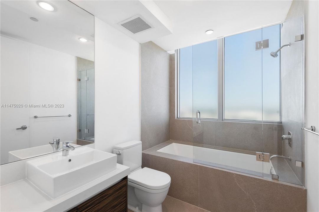 Недавно арендовано: $9,000 (2 спален, 3 ванн, 2081 Квадратных фут)