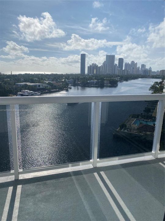 Recently Rented: $2,400 (2 beds, 2 baths, 992 Square Feet)