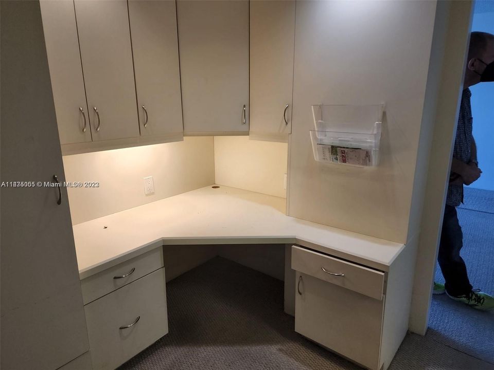 Recently Rented: $2,400 (2 beds, 2 baths, 992 Square Feet)