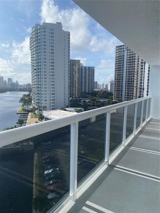 Recently Rented: $2,400 (2 beds, 2 baths, 992 Square Feet)