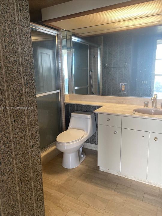 Recently Rented: $2,400 (2 beds, 2 baths, 992 Square Feet)