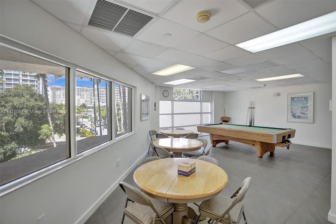 Недавно продано: $799,000 (2 спален, 2 ванн, 840 Квадратных фут)