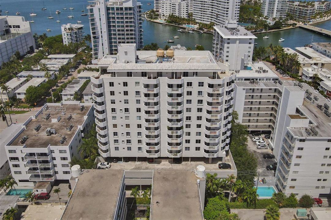 Недавно продано: $799,000 (2 спален, 2 ванн, 840 Квадратных фут)