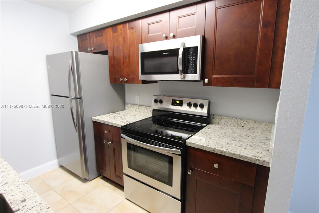 Recently Rented: $1,775 (1 beds, 1 baths, 834 Square Feet)