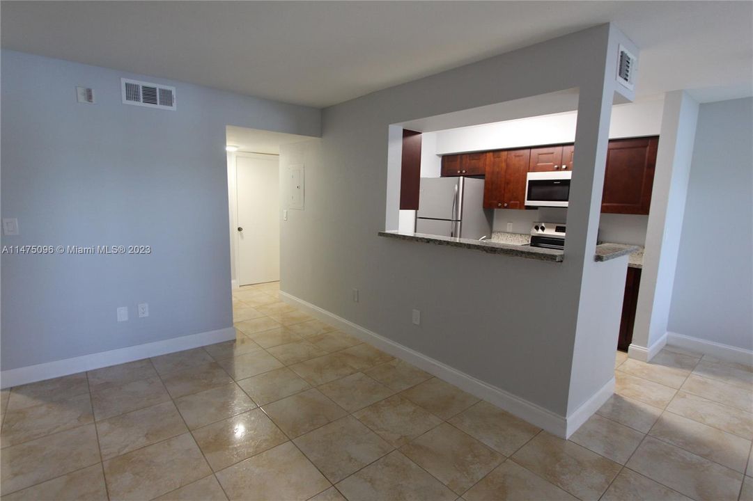 Recently Rented: $1,775 (1 beds, 1 baths, 834 Square Feet)