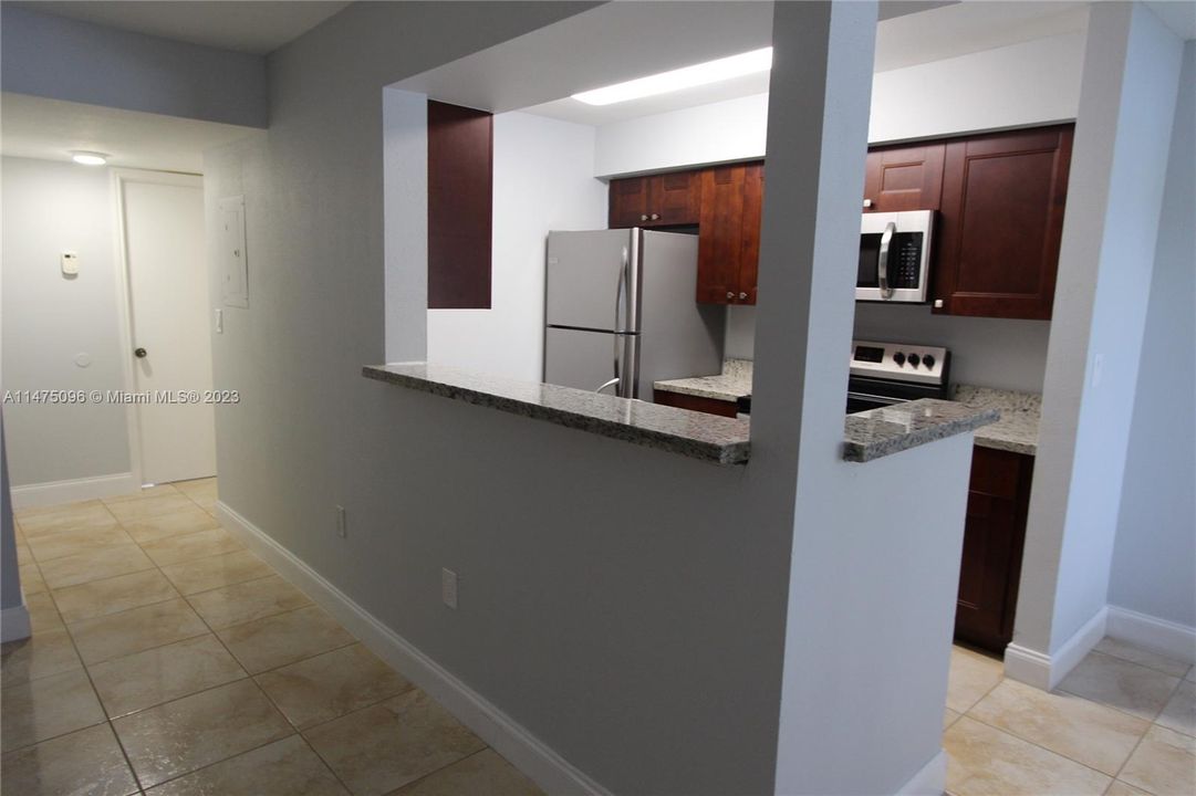 Recently Rented: $1,775 (1 beds, 1 baths, 834 Square Feet)