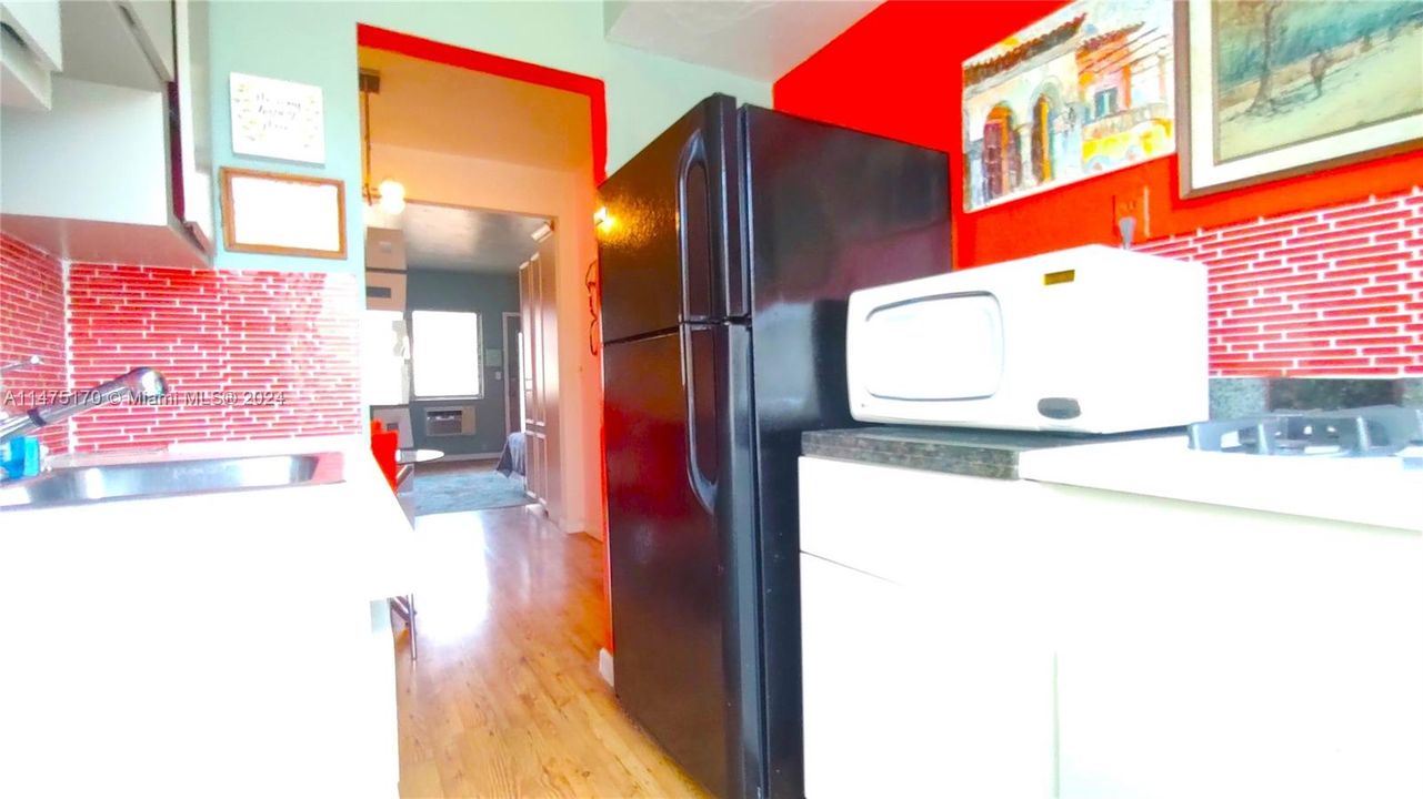 For Sale: $185,000 (0 beds, 1 baths, 380 Square Feet)