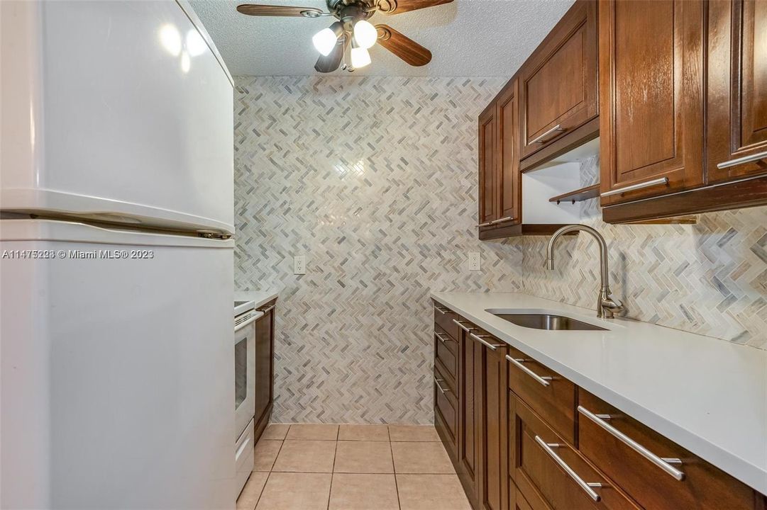 Vendido Recientemente: $119,900 (1 camas, 1 baños, 604 Pies cuadrados)