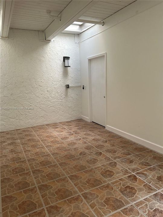 Recently Rented: $3,500 (2 beds, 2 baths, 1780 Square Feet)