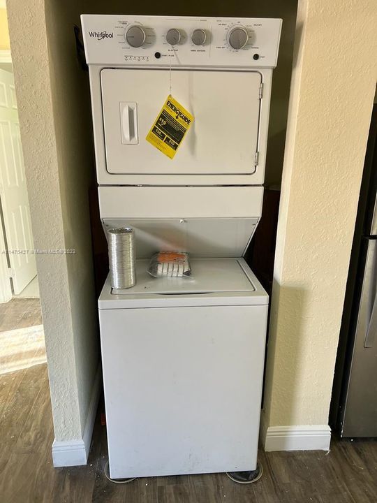 Recently Rented: $2,550 (3 beds, 2 baths, 2030 Square Feet)