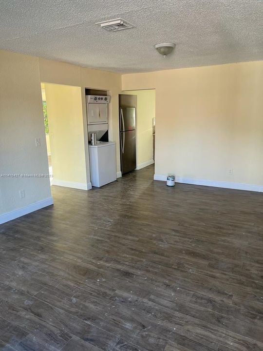 Recently Rented: $2,550 (3 beds, 2 baths, 2030 Square Feet)