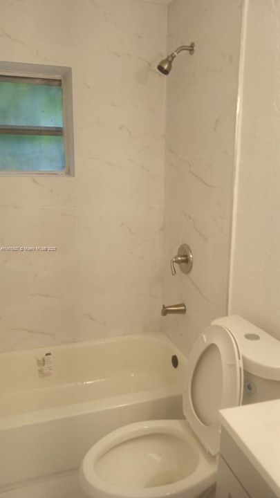 Recently Rented: $2,550 (3 beds, 2 baths, 2030 Square Feet)