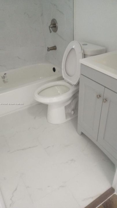 Recently Rented: $2,550 (3 beds, 2 baths, 2030 Square Feet)