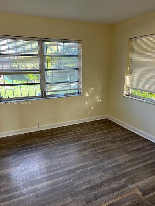 Recently Rented: $2,550 (3 beds, 2 baths, 2030 Square Feet)