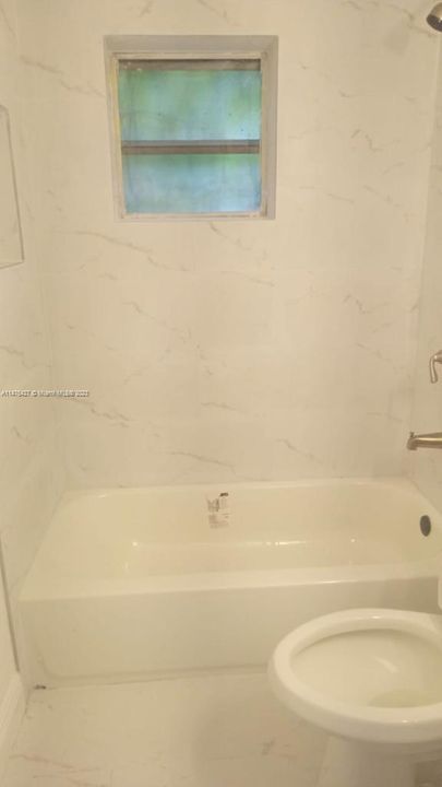 Recently Rented: $2,550 (3 beds, 2 baths, 2030 Square Feet)