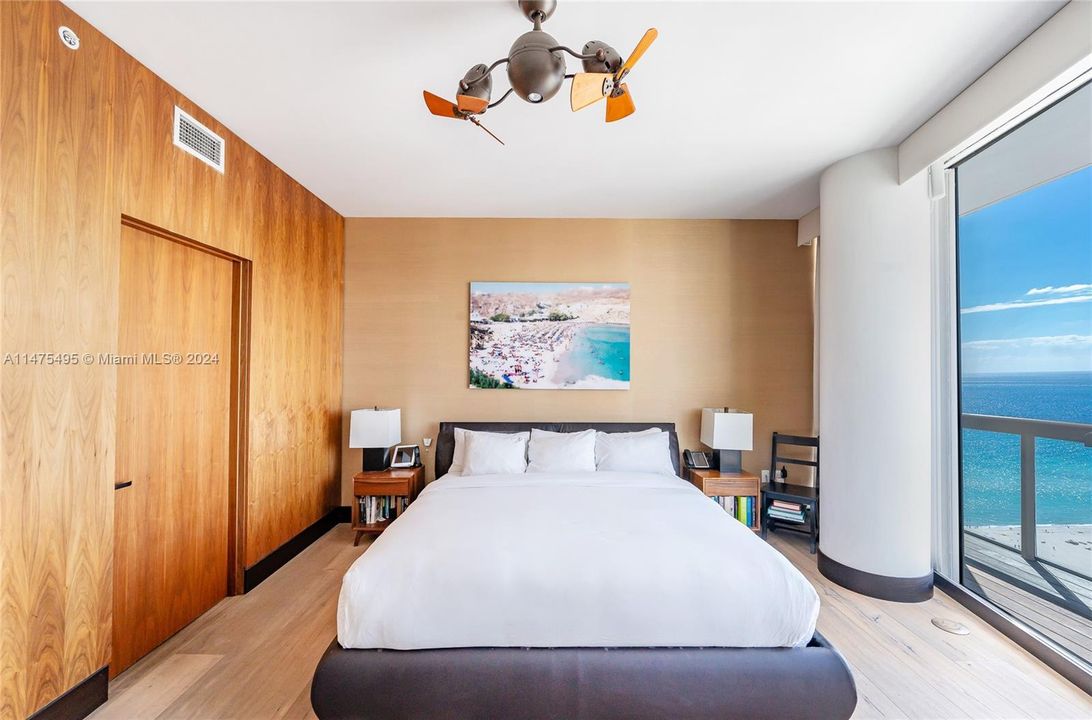 Recently Sold: $5,500,000 (2 beds, 2 baths, 1316 Square Feet)