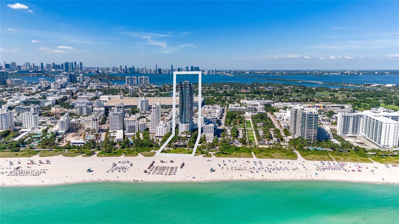 Recently Sold: $5,500,000 (2 beds, 2 baths, 1316 Square Feet)